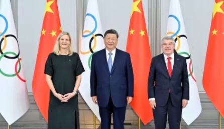 习近平会见国际奥委会主席考文垂和终身名誉主席巴赫